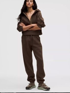 Lululemon Scuba Women Sweatpants in Grey